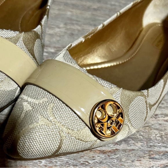 Coach Onida beige and gold monogram C pointy flat shoes - Picture 10 of 16